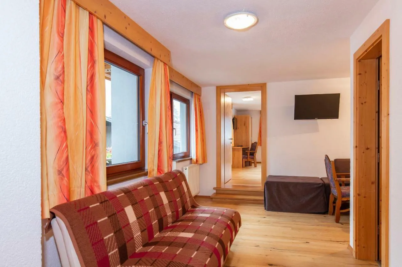 Haus Saskia Sölden 3*,  Austria